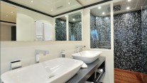 Motor yacht MOSKING - Master Bathroom